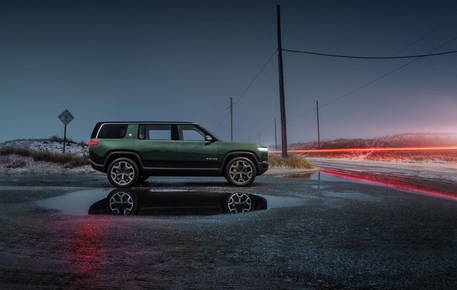  Rivian R1S 2018 года  (фото 15 из 33)